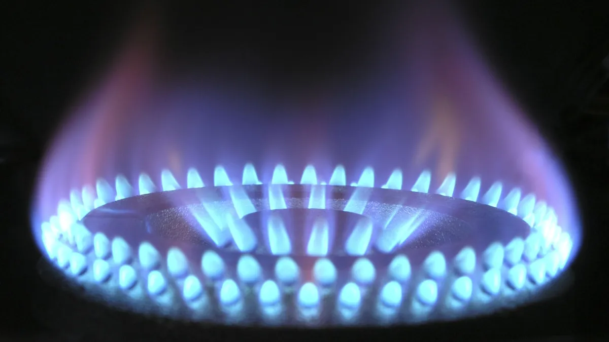Gasdotti e impianto di stoccaggio energetico in area industriale